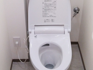 トイレリフォーム ヒートショックを予防する、暖かい便座がついたトイレ