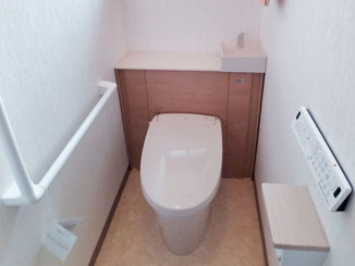トイレリフォーム 和式から洋式へ、立ち座りの負担が減った快適なトイレ