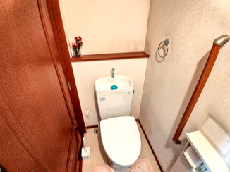 トイレリフォーム 足が悪くても使いやすい、大型サイズのトイレ