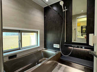 バスルームリフォーム 癒し機能満載のバスルーム＆統一感のあるシックな洗面所