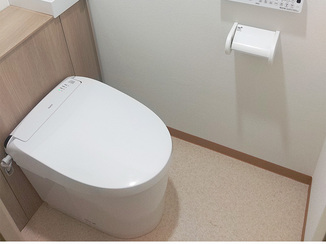 トイレリフォーム 収納すっきりキャビネット付きトイレ